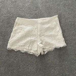 Express Cream Lace shorts
